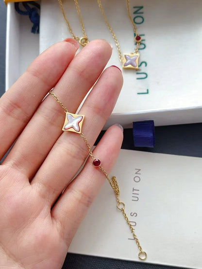 Designer Bracelet Women Vintage Letter Leather Clover Bracelet 925 Silver Plated Cuban Charm Bracelet Accessories Louise Bracelet Birthday Gift