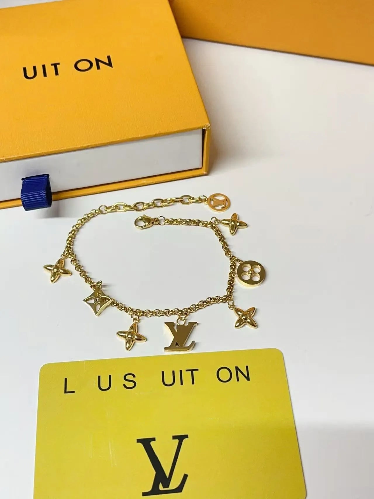 Designer Bracelet Women Vintage Letter Leather Clover Bracelet 925 Silver Plated Cuban Charm Bracelet Accessories Louise Bracelet Birthday Gift
